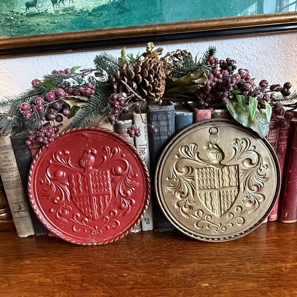 Vintage Brass Embossed English Coat of Arms Wall Plates - Picture 3 of 8